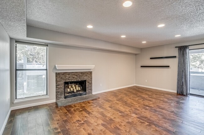 Building Photo - 6420 S Dayton St