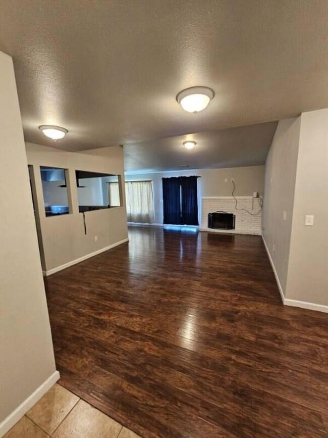 Building Photo - For Rent: Cozy 4-Bedroom Home in Merced, CA
