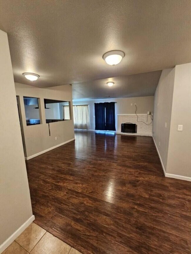 Foto del edificio - For Rent: Cozy 4-Bedroom Home in Merced, CA