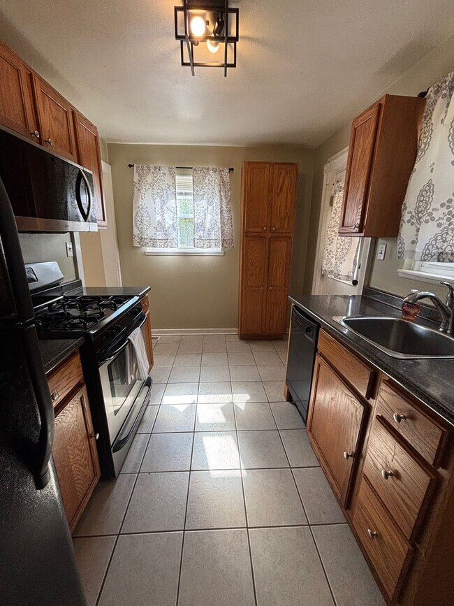 Foto del edificio - 3 Bedroom Home in South Park!