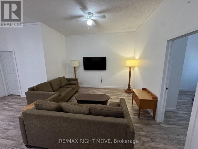 Photo du bâtiment - 4337 Burnside Line