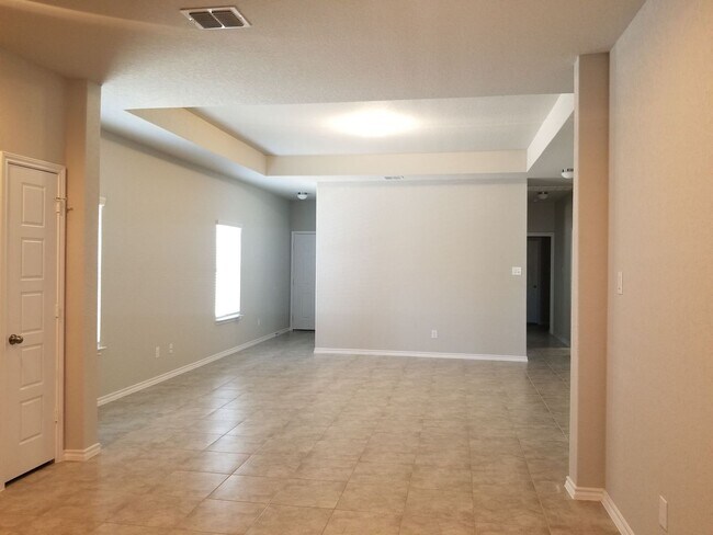 Building Photo - Gorgeous 1 story home with 4 Bedrooms!