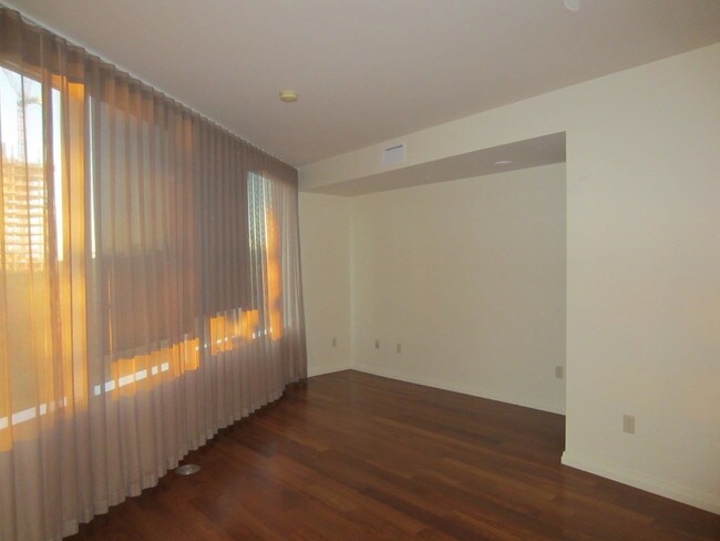 Foto del edificio - 500 106th Ave NE