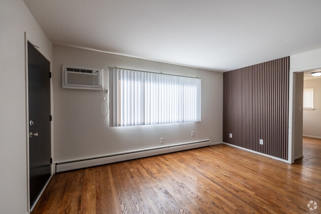 2BR, 1BA - 800SF - Living Room - Harrison Street Apartments