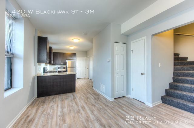 Building Photo - 1420 W Blackhawk St