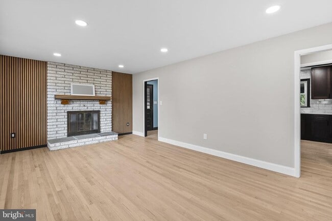 Building Photo - 3887 Shadywood Dr
