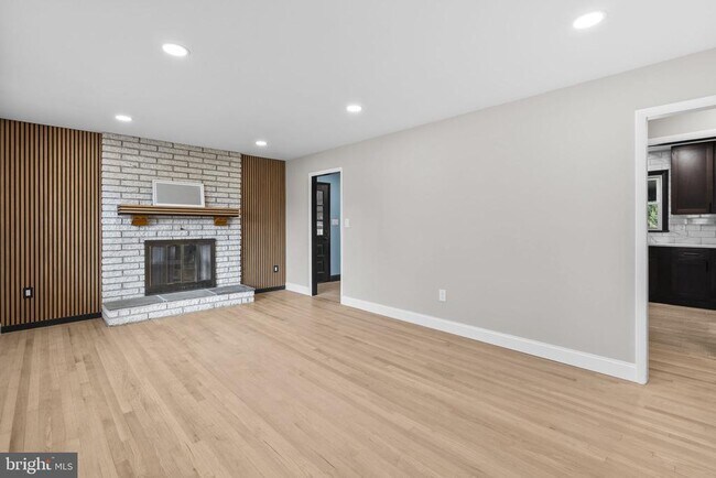 Foto del edificio - 3887 Shadywood Dr