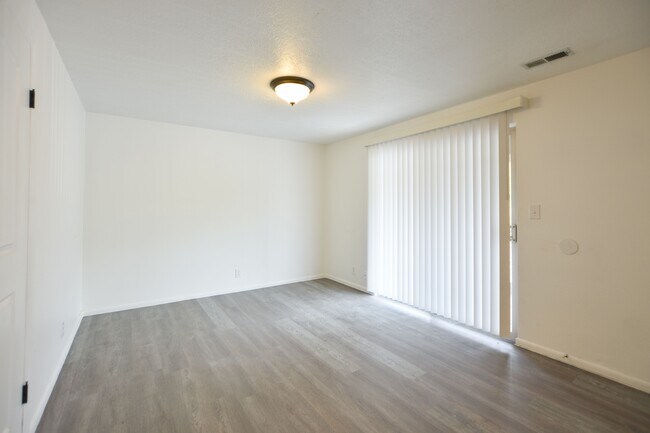 Foto del edificio - 2211 N 400 E