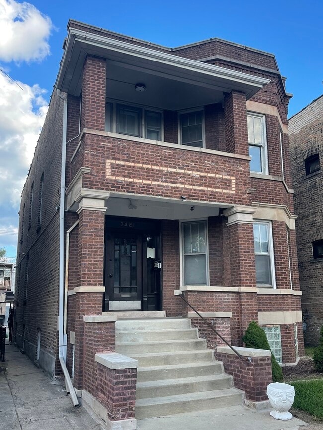 Building Photo - 7421 S Eberhart Ave