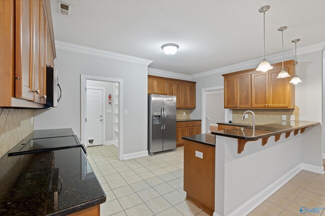 Building Photo - 5031 SE Valley Cove Dr