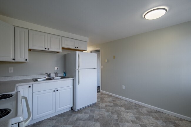 Building Photo - 50-62-62 East St