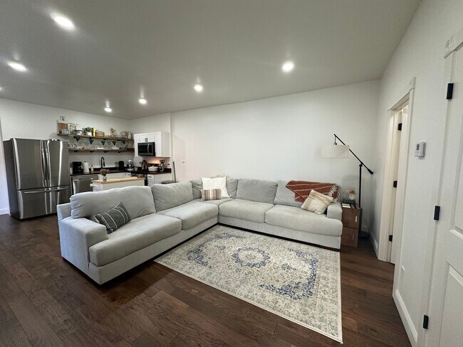 Living Room - 935 Columbia St