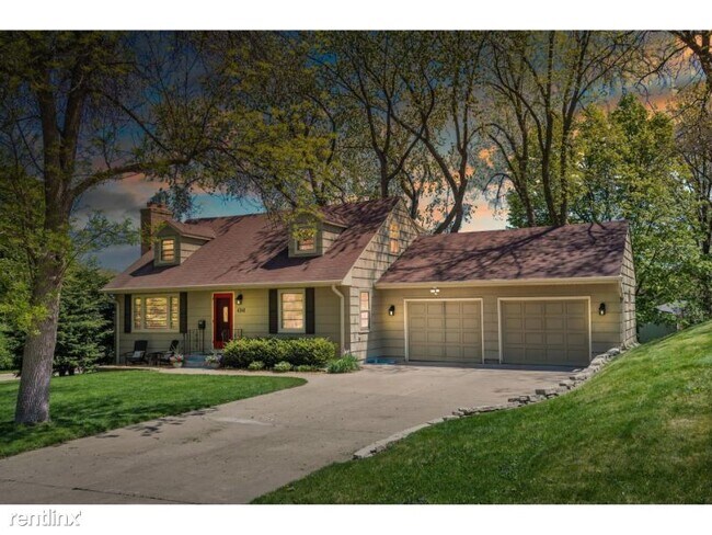 Building Photo - 4 br, 3 bath House - 6141 concord ave