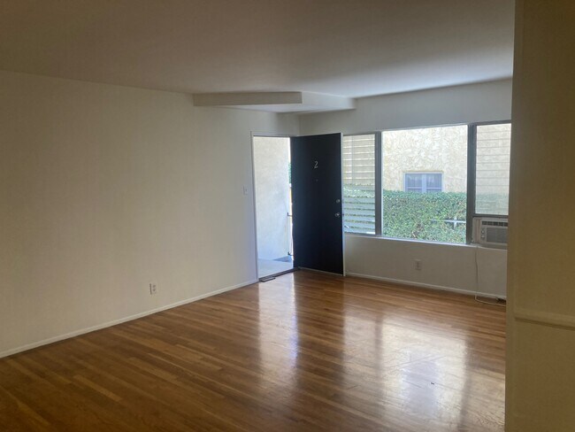 Foto del edificio - 423 S Maple Dr