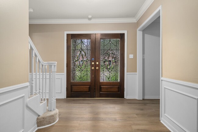 Building Photo - 527 Briar Knoll Dr