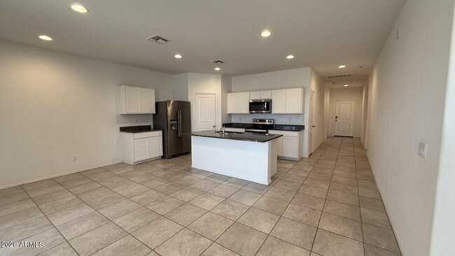 Building Photo - 1137 W Chimes Tower Dr