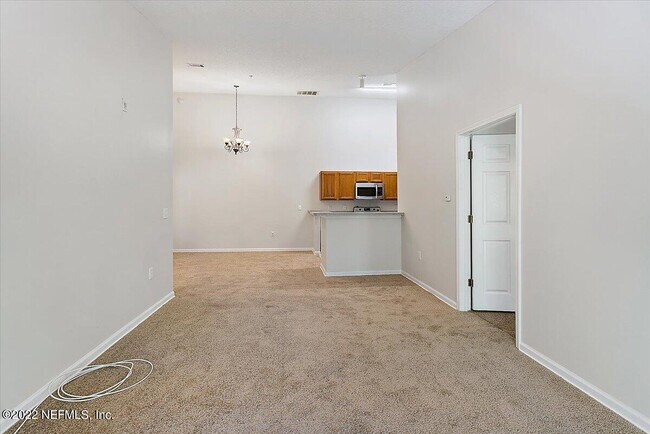 Foto del edificio - 7920 Merrill Rd