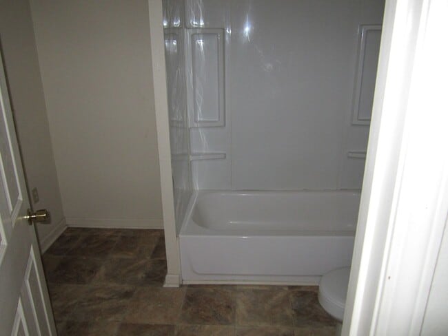 Building Photo - 144 Pike Ave