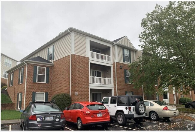 Building Photo - 215 S Knollwood Dr
