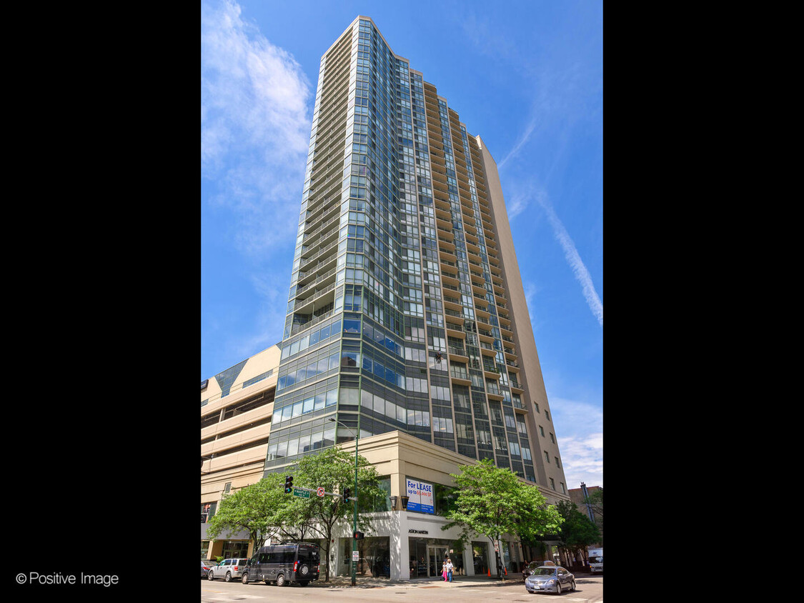 Foto principal - 111 W Maple St