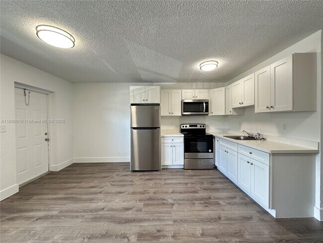 Foto del edificio - 3660 NE 11th Ave