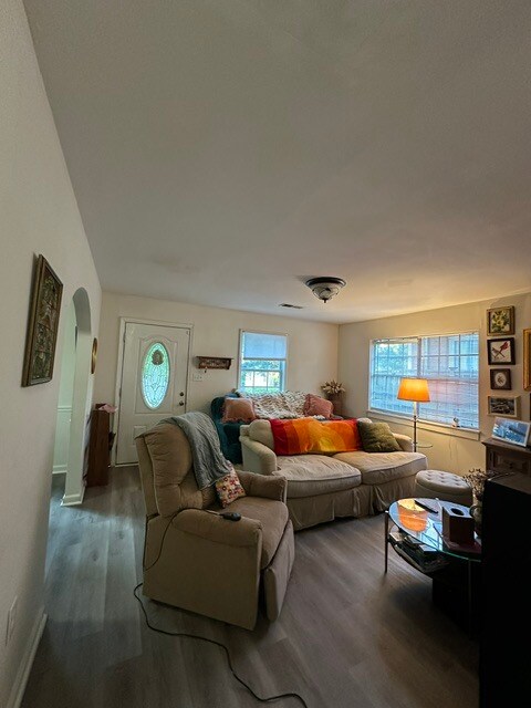 Vista de la sala de estar - 657 Home Avenue SE
