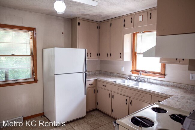 Building Photo - 2 br, 1 bath House - 615 Evergreen