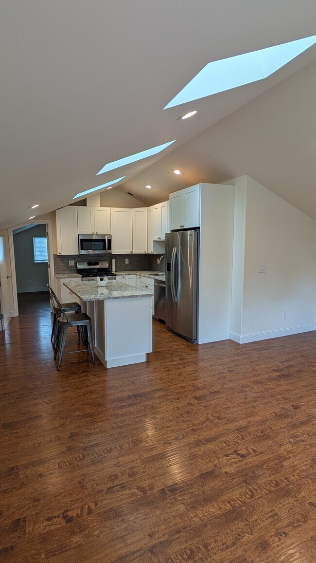 Foto del edificio - 15119 Grove St