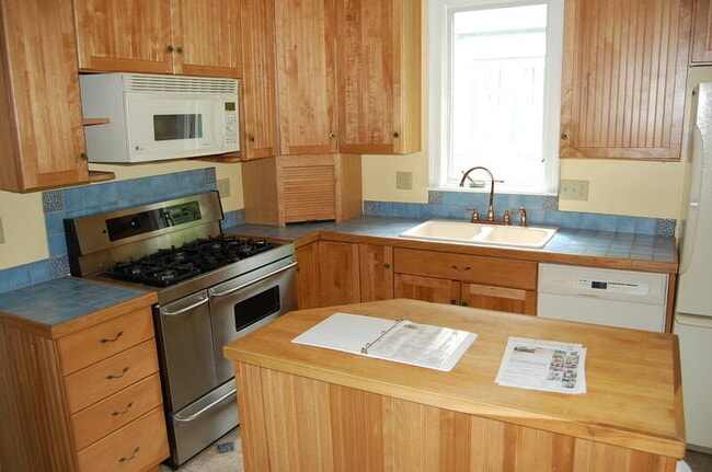 Photo - 312 Allen St House