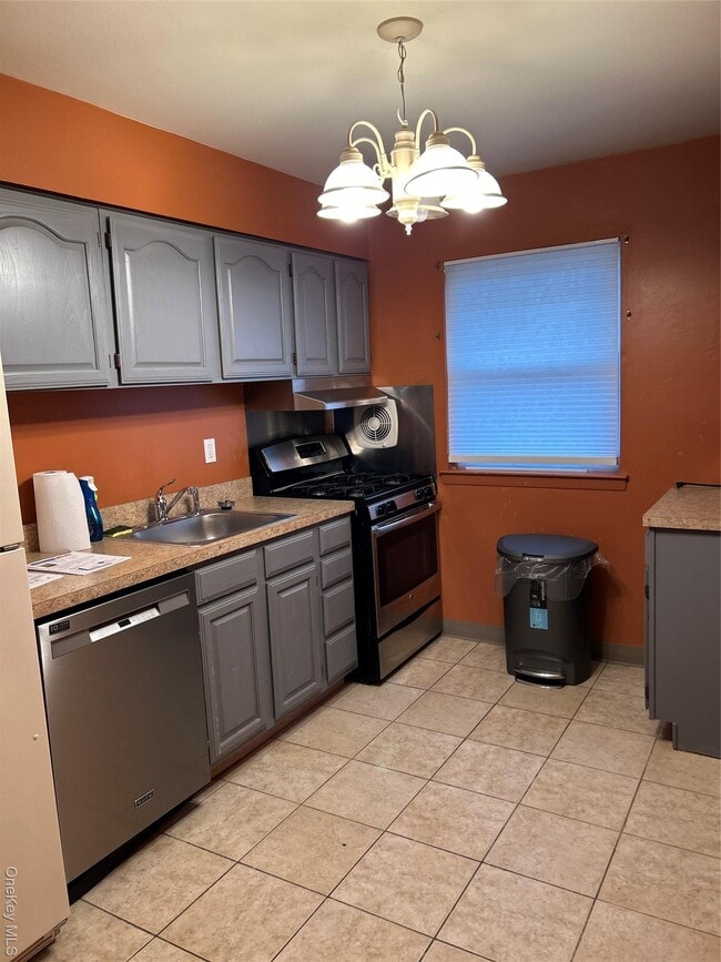 Building Photo - 140 Meyer Oval