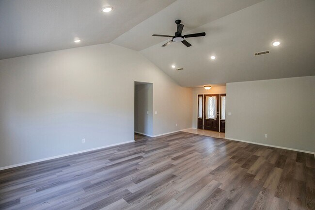 Building Photo - ***2733 Highland Circle***