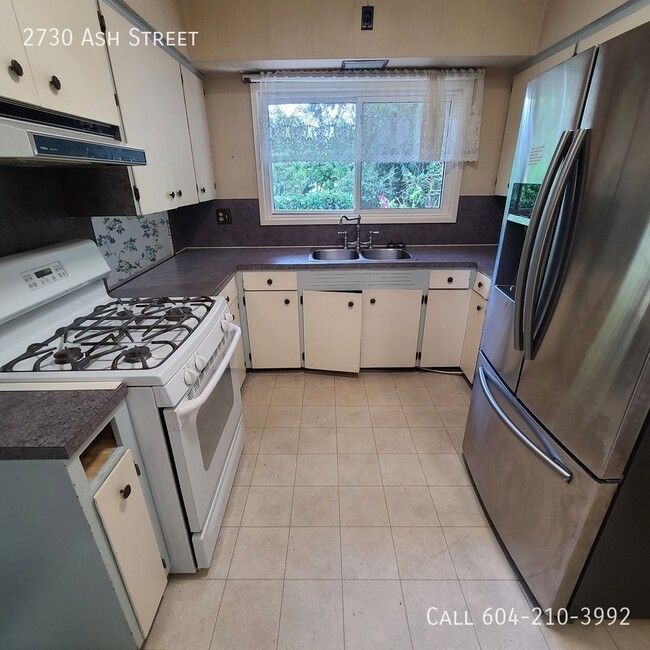Building Photo - 4 Bedroom Corner Lot Home in Abbotsford!