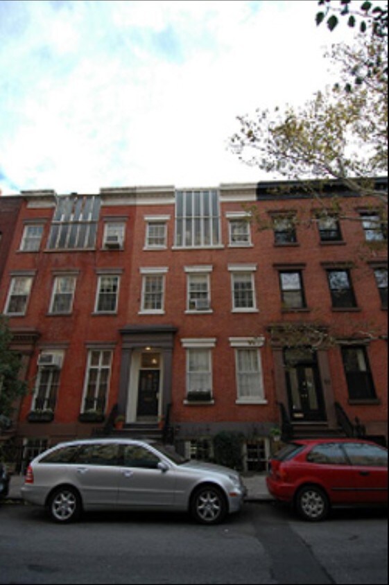 Primary Photo - 50 Charles St