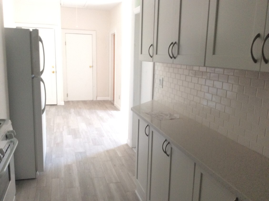 kitchen - 4113 Avenue T