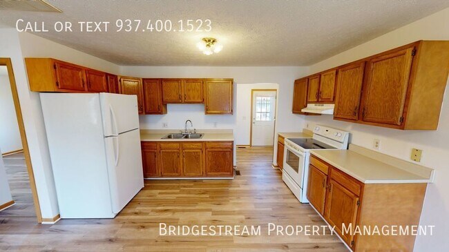 Building Photo - *Available Now!* Ranch Style 2 bedroom, 1 ...