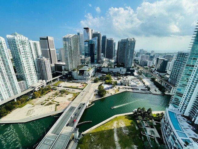 Building Photo - 350 S Miami Ave