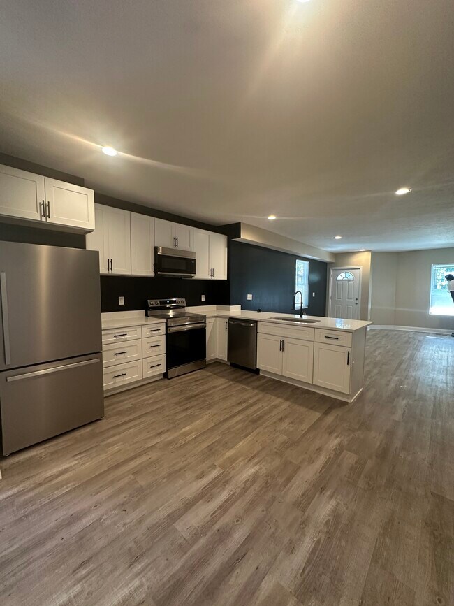 Building Photo - 3149 Ruckle St