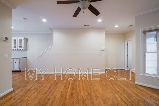 Foto del edificio - 807 Greenleaf Ave