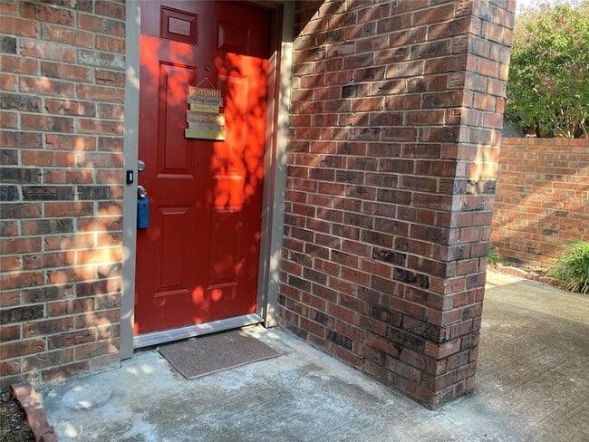 Photo - 18240 Midway Rd Townhome