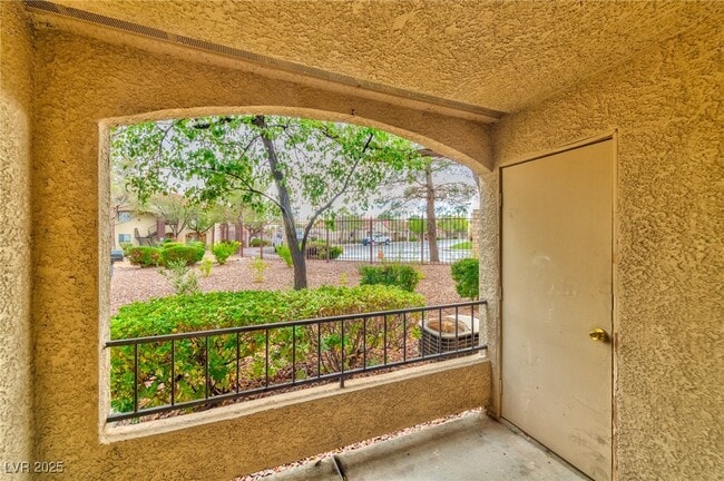 Building Photo - 7885 W Flamingo Rd