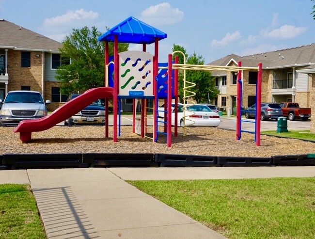 One of our three play areas - Heritage Park/Lakeview Park Apartments