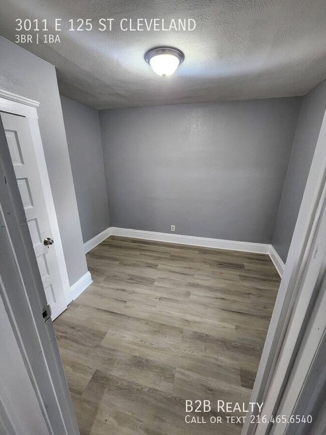 Building Photo - 3011 E 125th St