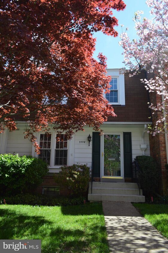 Foto principal - 7008 Alicent Pl