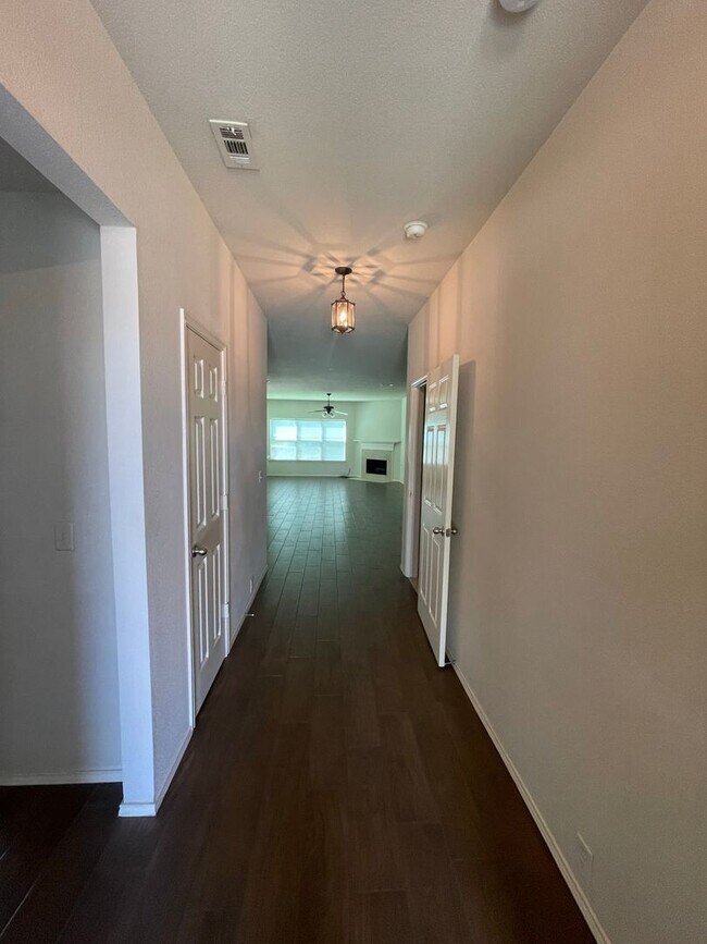 Foto del edificio - 8532 Orleans Ln