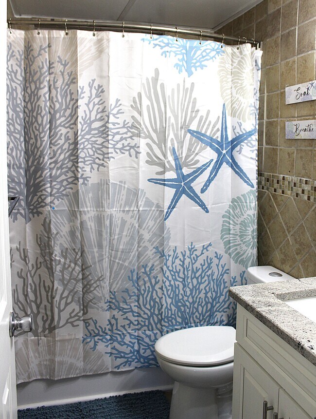 Building Photo - 4464 E Riverside Dr