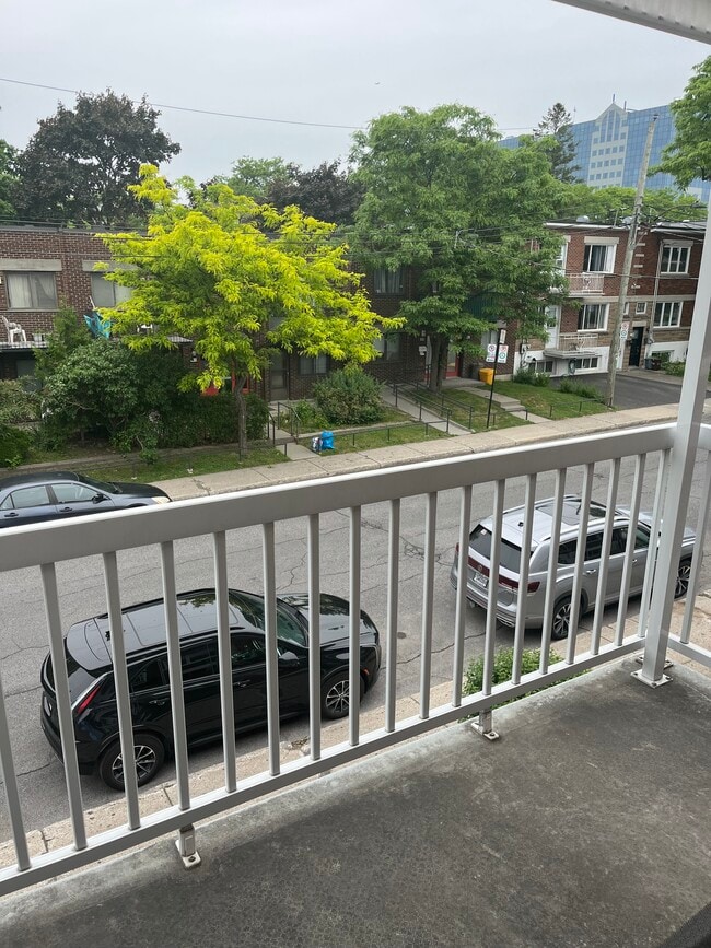 Building Photo - 8820 Av De L'esplanade