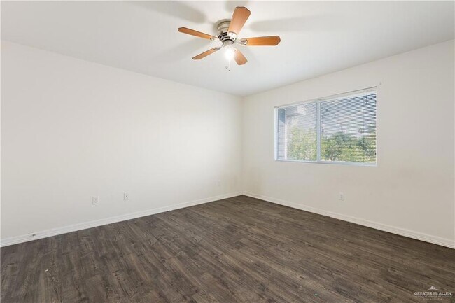 Foto del edificio - 901 Galveston Ave W