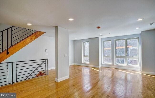 Foto del edificio - 1249 N 17th St