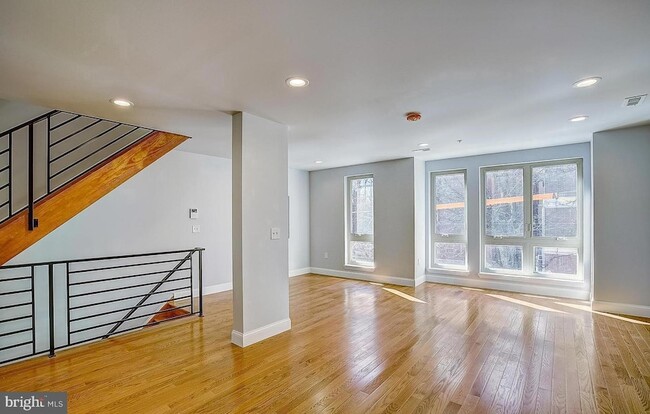 Photo - 1249 N 17th St Townhome