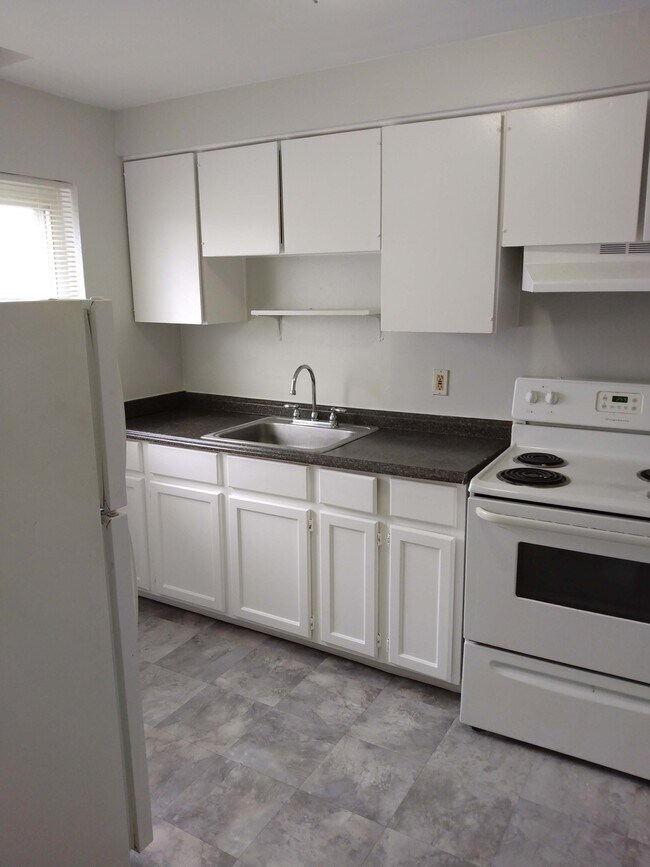 Foto del edificio - 4053 Warrensville Center Rd